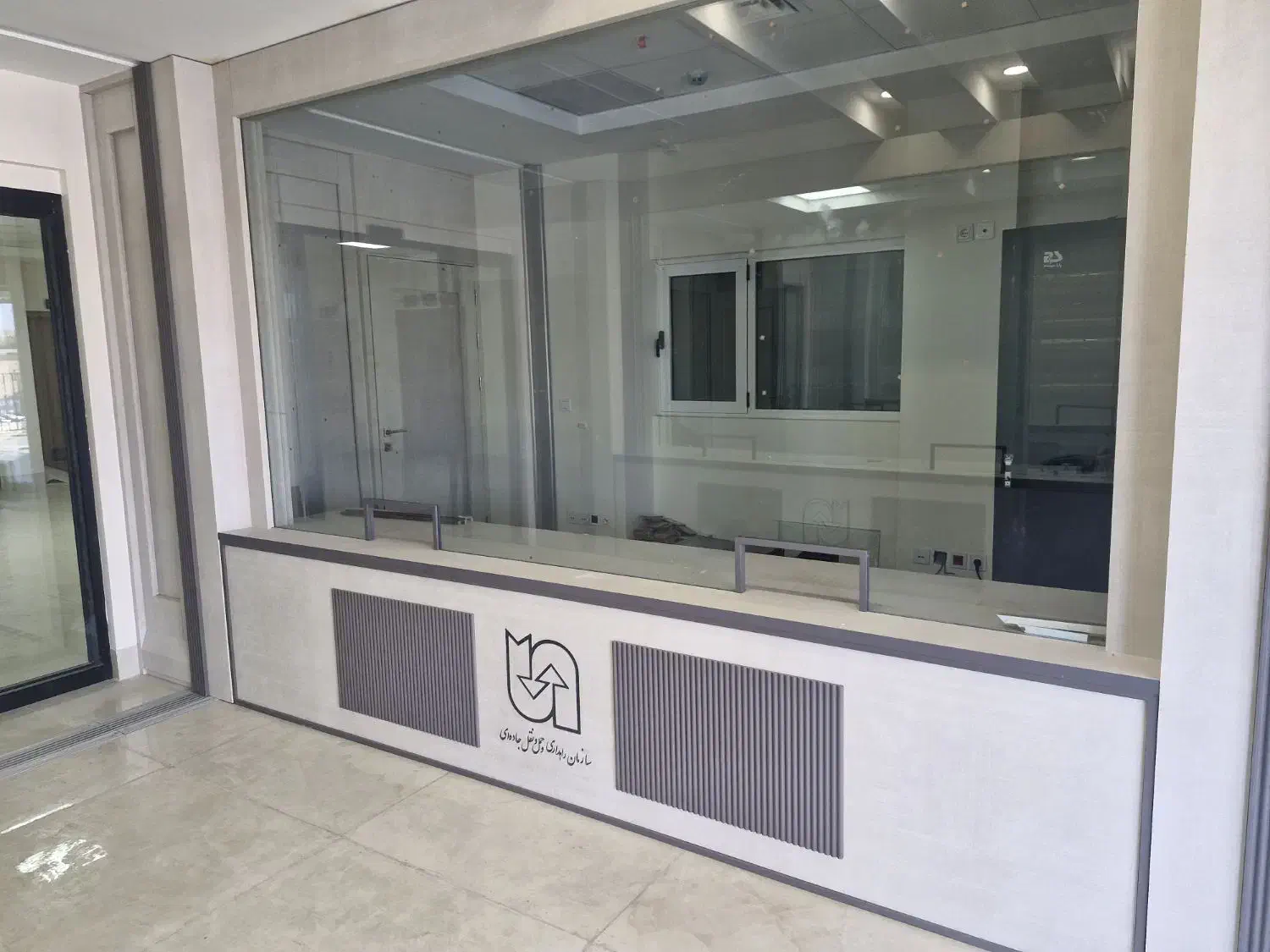 شیشه، سکوریت، درب برقی،پنجره|خدمات پیشه و مهارت|بیرجند, |دیوار