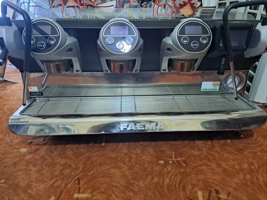 دستگاه اسپرسوساز صنعتی سه گروپ فائما ایتالیا|کافیشاپ و رستوران|مشهد, تربیت (صدف)|دیوار