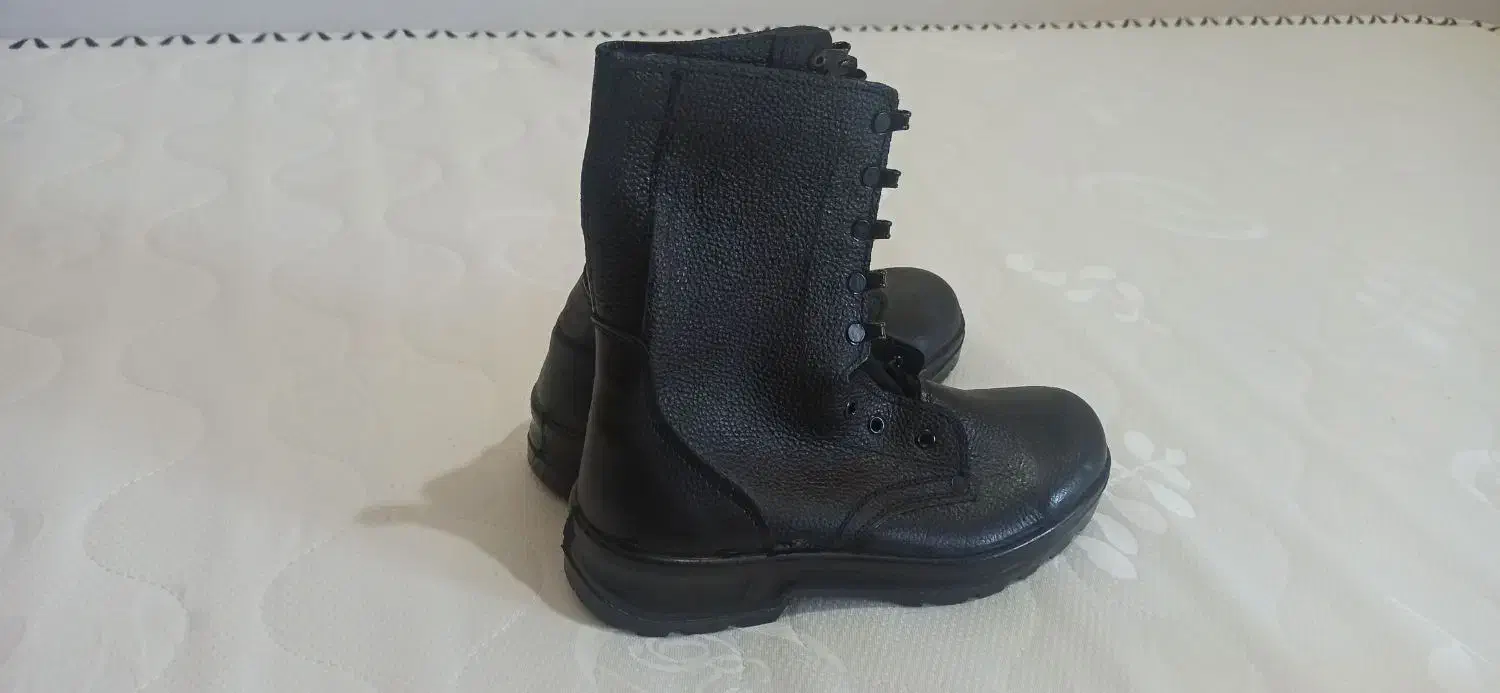 پوتین|کیف، کفش، کمربند|گرگان, |دیوار