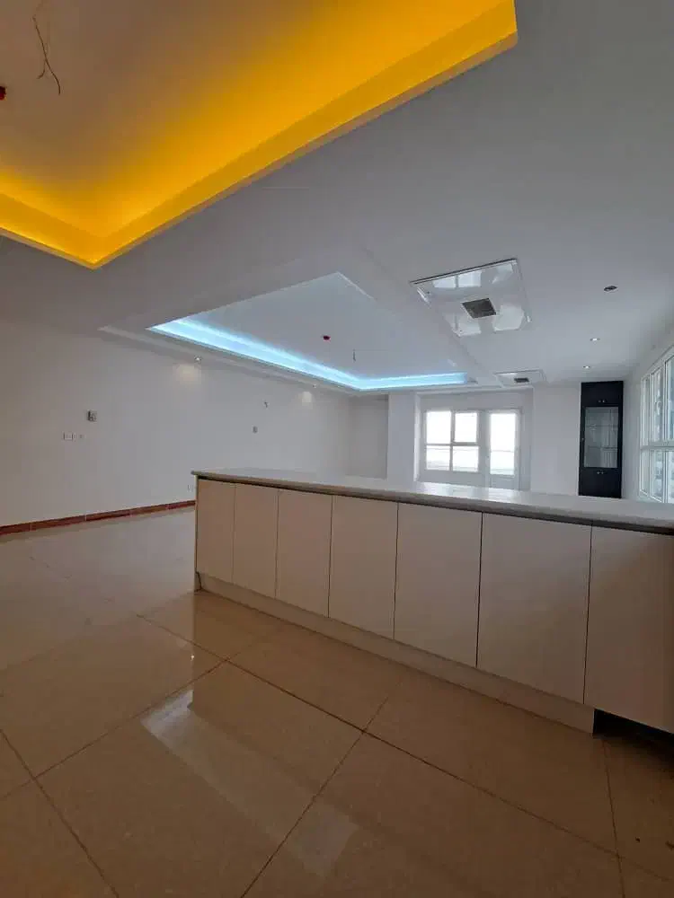 رهن برج مجلل ۱۷۰ متری ویو دریاچه تراس قابل چیدمان