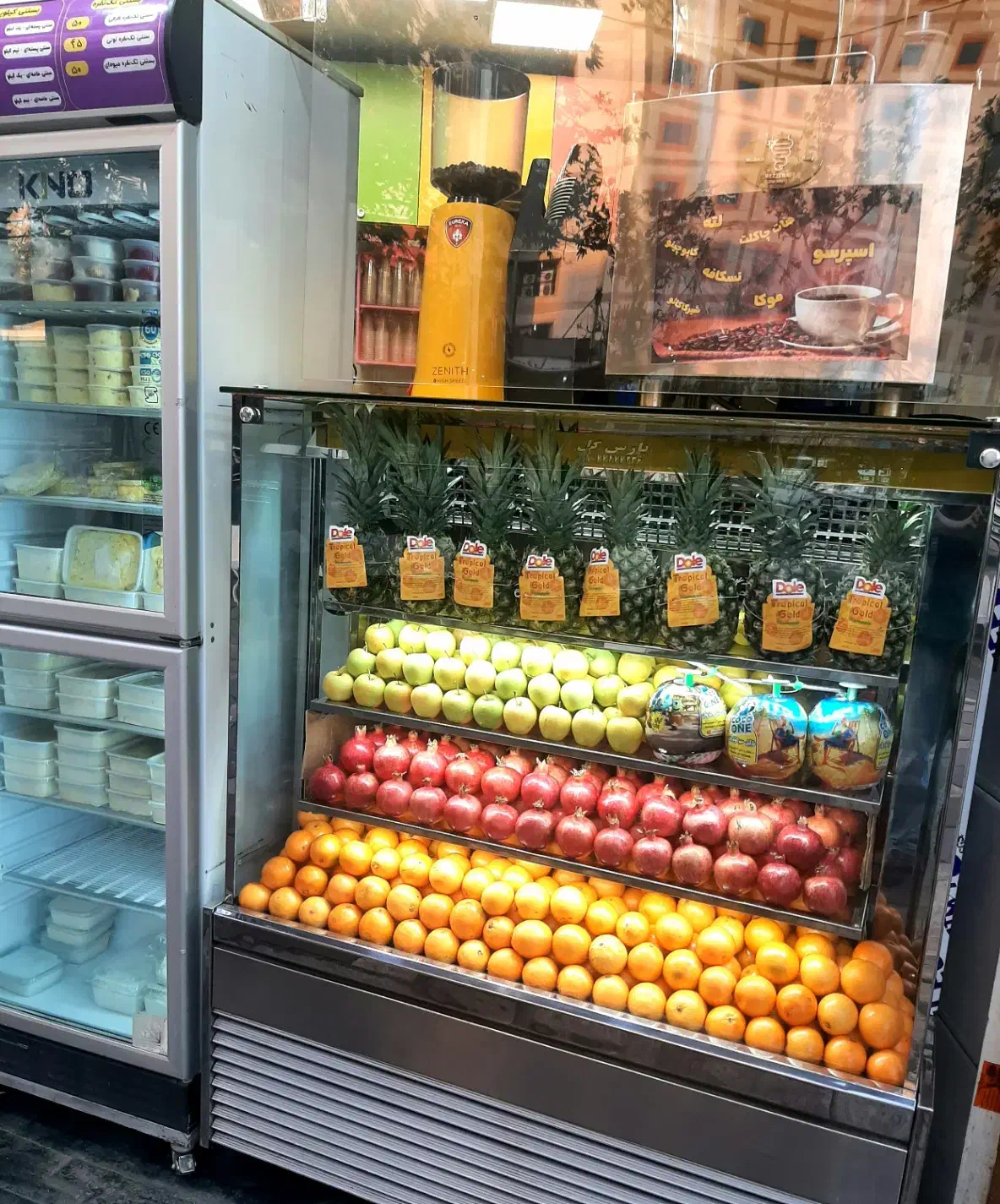 استخدام نیروی کارساده و ماهر ابمیوه بستنی|استخدام خدمات فروشگاه و رستوران|تهران, میدان ولیعصر|دیوار