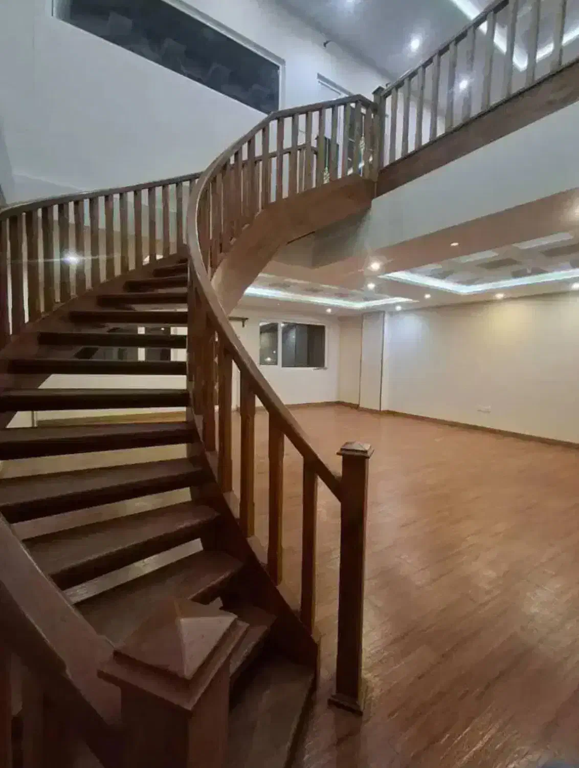 ۲۷۰ متر/دوبلکس/روف/حیاط/دربست یا جداگانه|اجارهٔ خانه و ویلا|پردیس, فاز ۳|دیوار