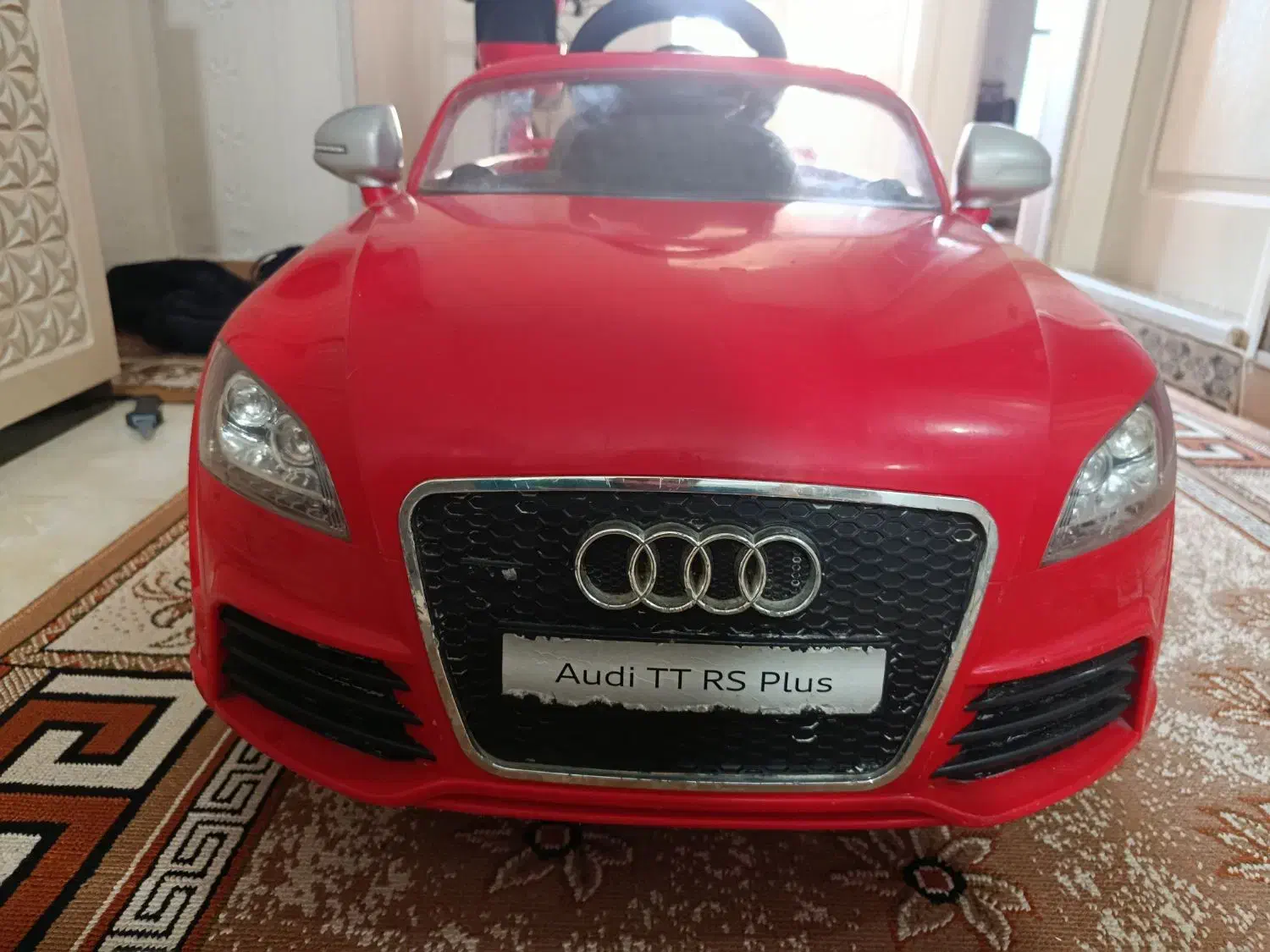 ماشین شارژی در حد نو باتری سالم دو موتوره|اسباببازی بچه|کرمانشاه, |دیوار