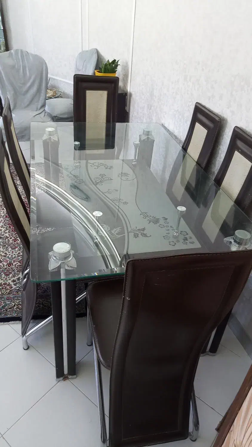 میز نهار خوری 6 نفره شیشه تراش خورده|میز و صندلی غذاخوری|همدان, |دیوار
