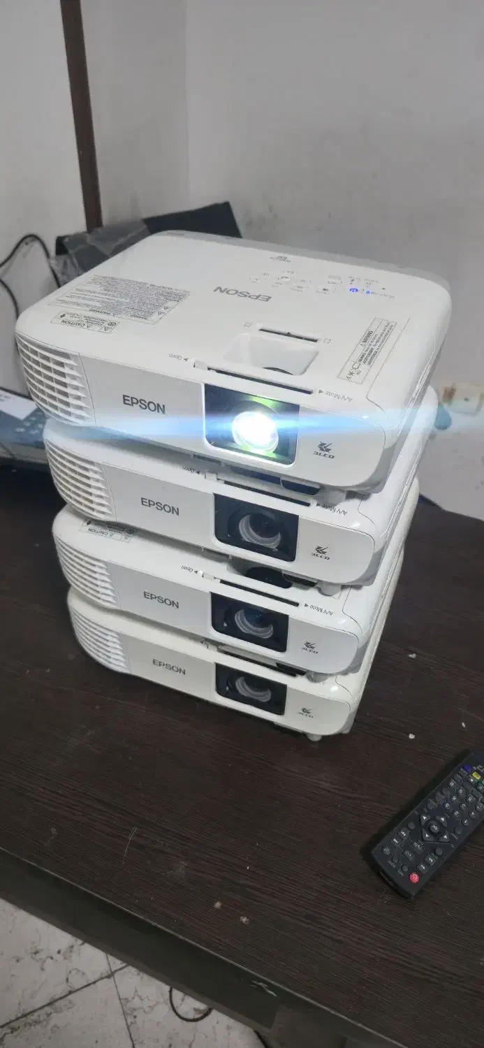 ویدیو پروژکتور اپسون مدل ۱۰۷ و ۱۰۸|تلویزیون و پروژکتور|تهران, صادقیه|دیوار