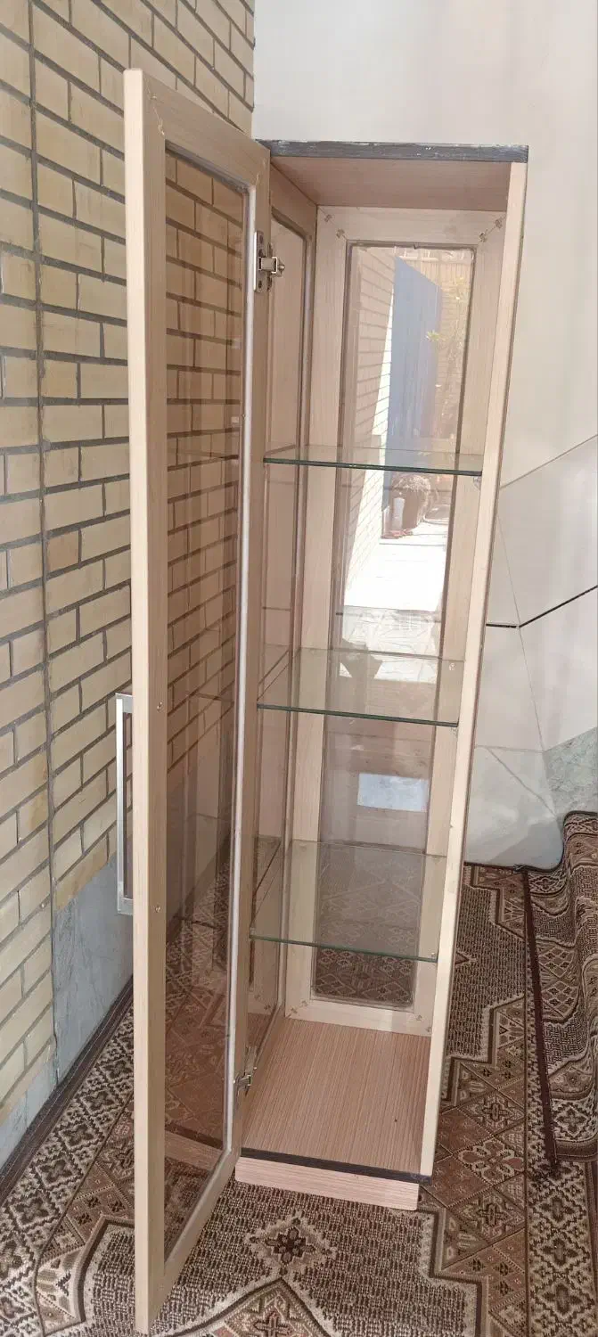 ویترین کوچک درحدنو|بوفه، ویترین، کنسول|پیر بکران, |دیوار