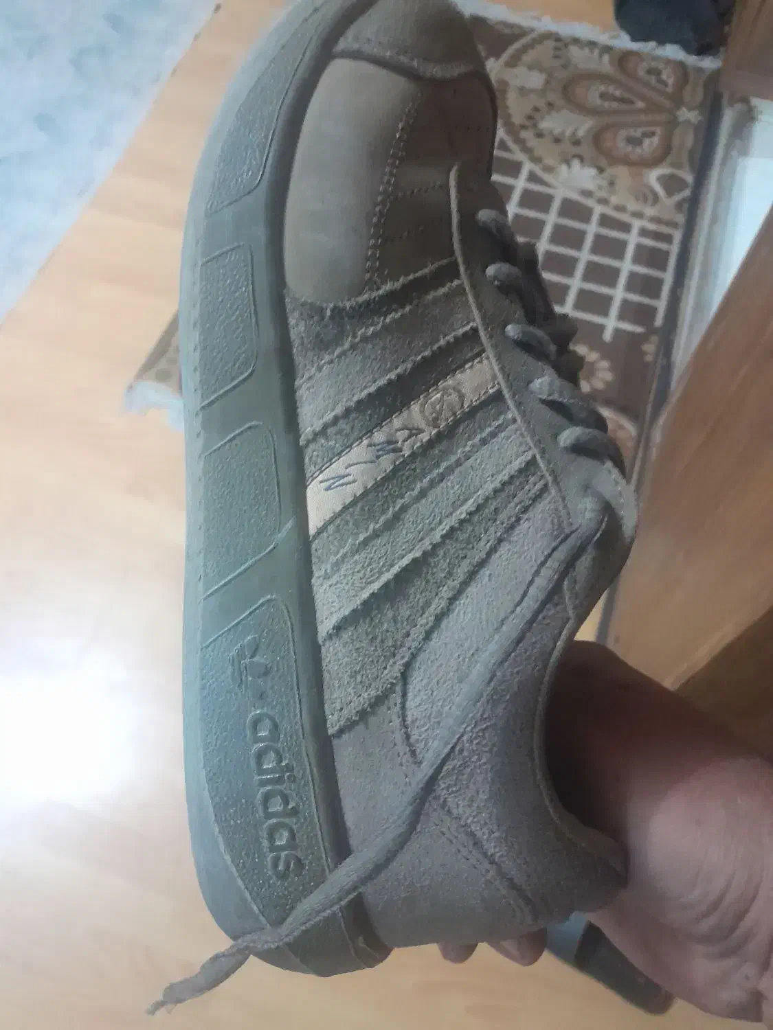 کفش آدیداس اصل|کیف، کفش، کمربند|شیراز, نجم آباد|دیوار