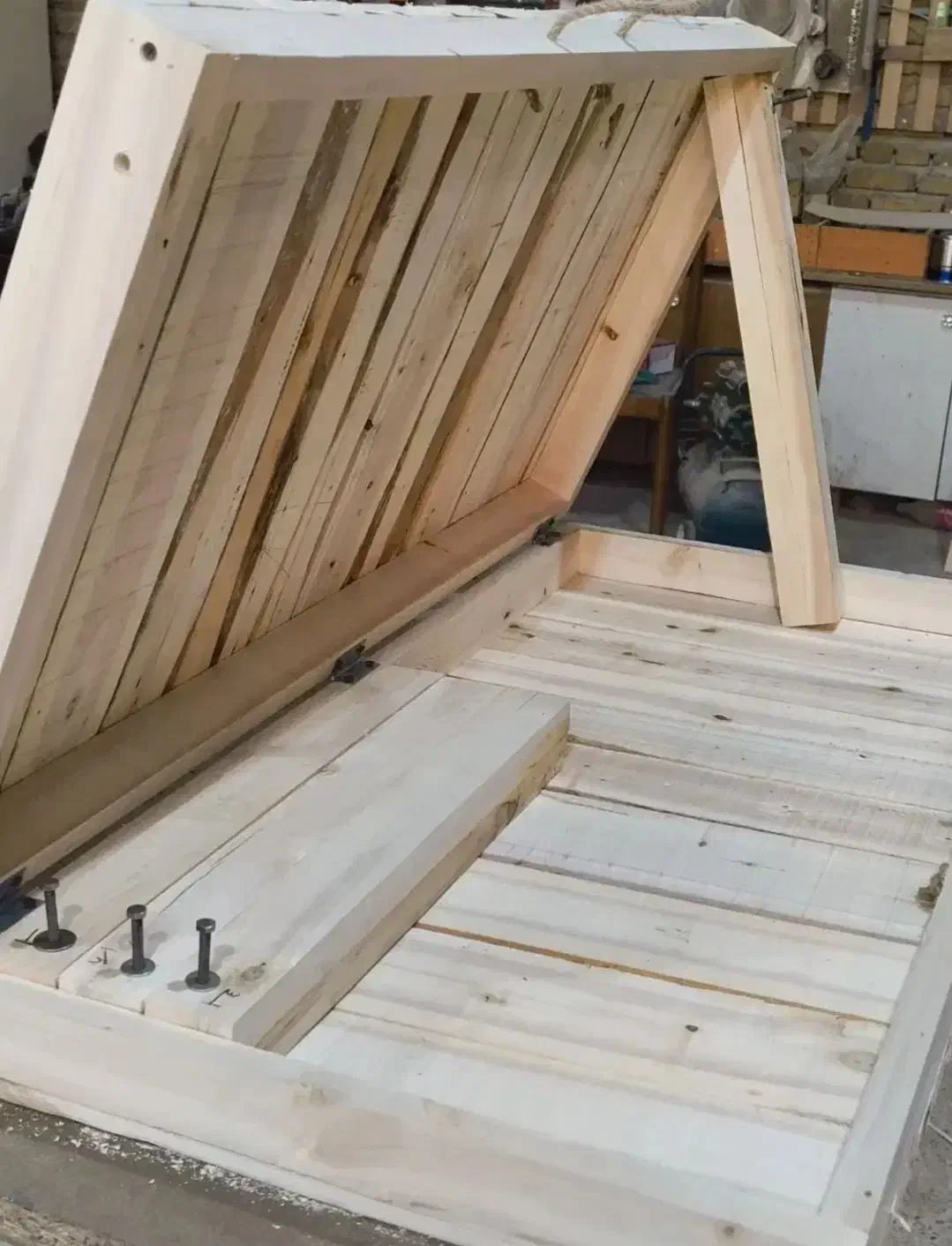 کرسی چوبی سمنانی تمام روس مقاوم با لوازم کامل فول|بخاری، هیتر، شومینه|تهران, شهرک ولیعصر جنوبی|دیوار