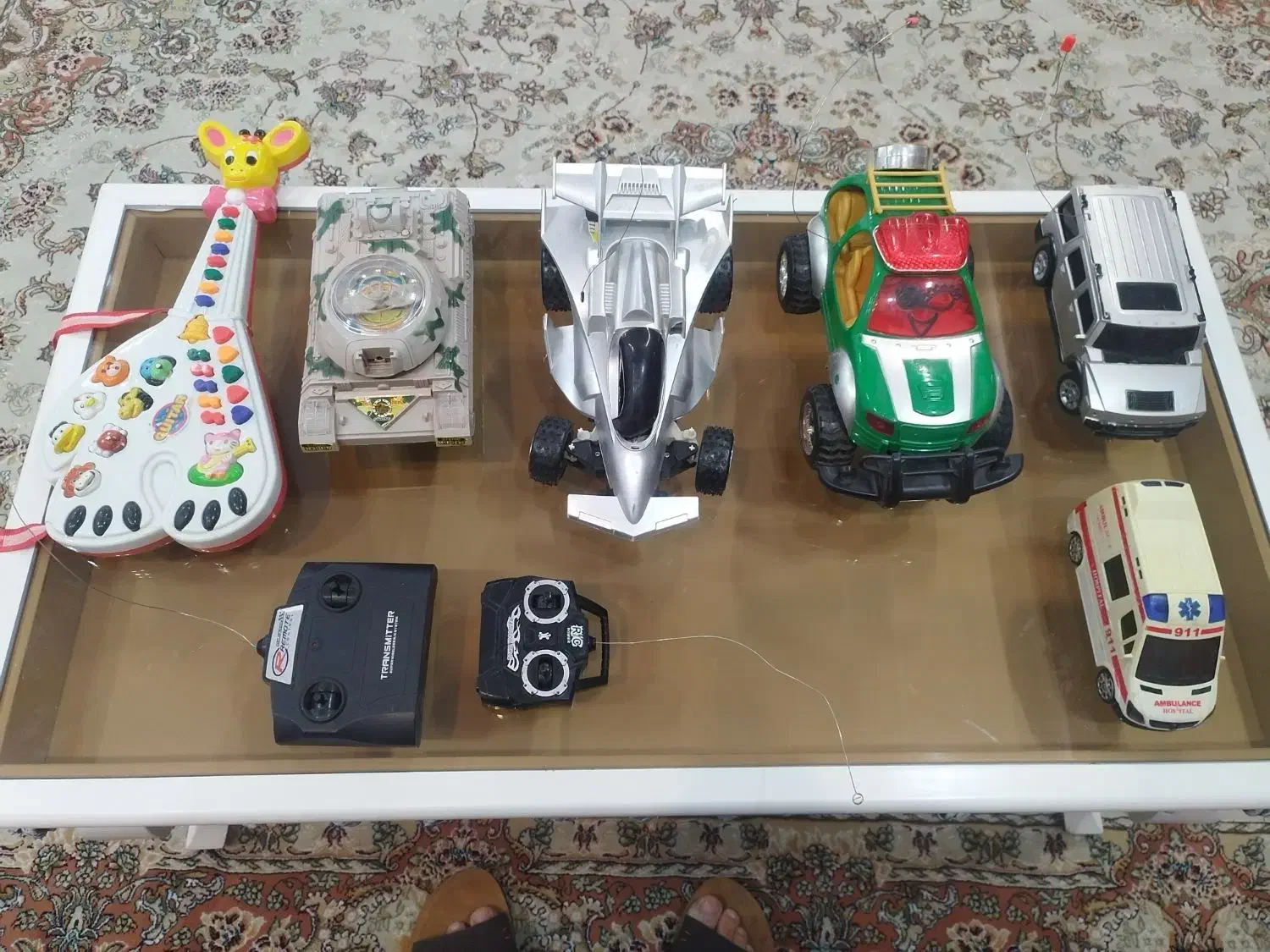 اسباب بازی کنترلی و باطری نیاز به تعمیر|اسباببازی بچه|سهند, |دیوار