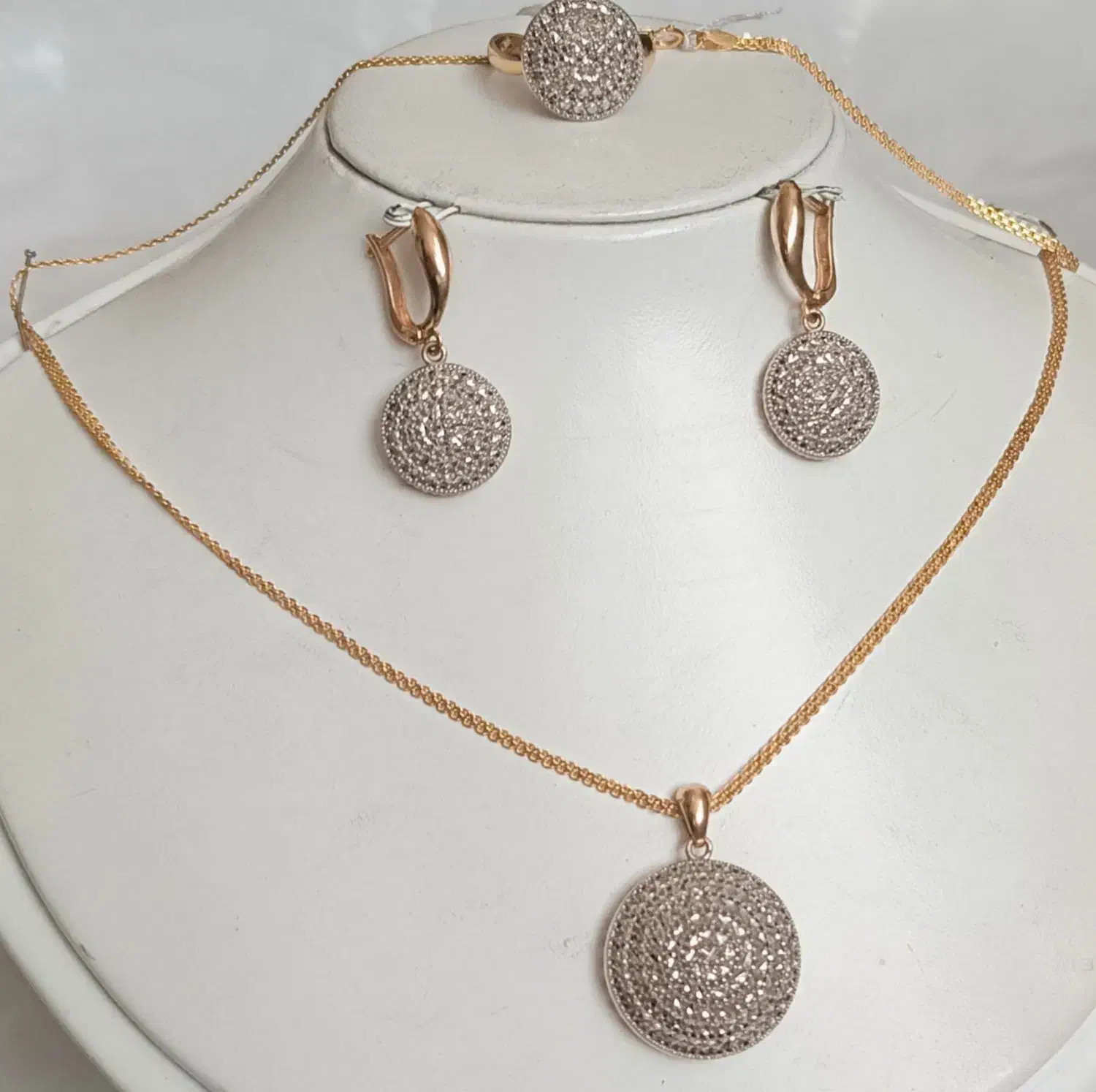 سرویس کامل زیبا|جواهرات|قم, سرحوض|دیوار