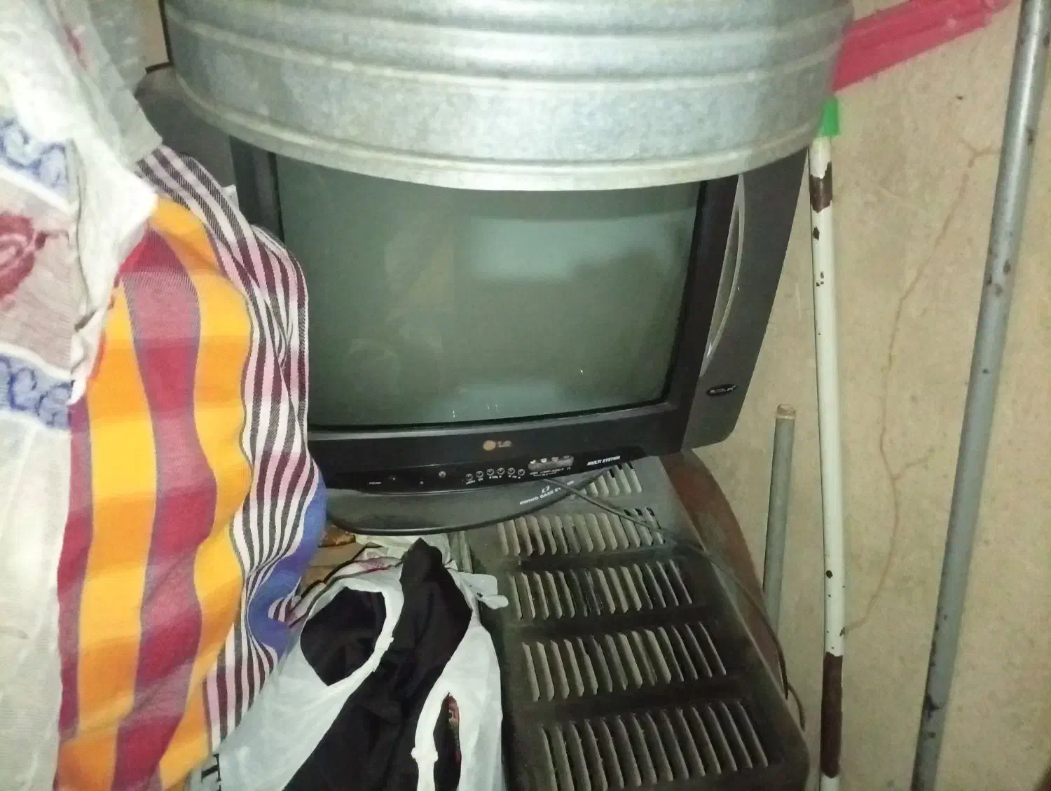 تلویزیون|تلویزیون و پروژکتور|شیراز, تندگویان|دیوار