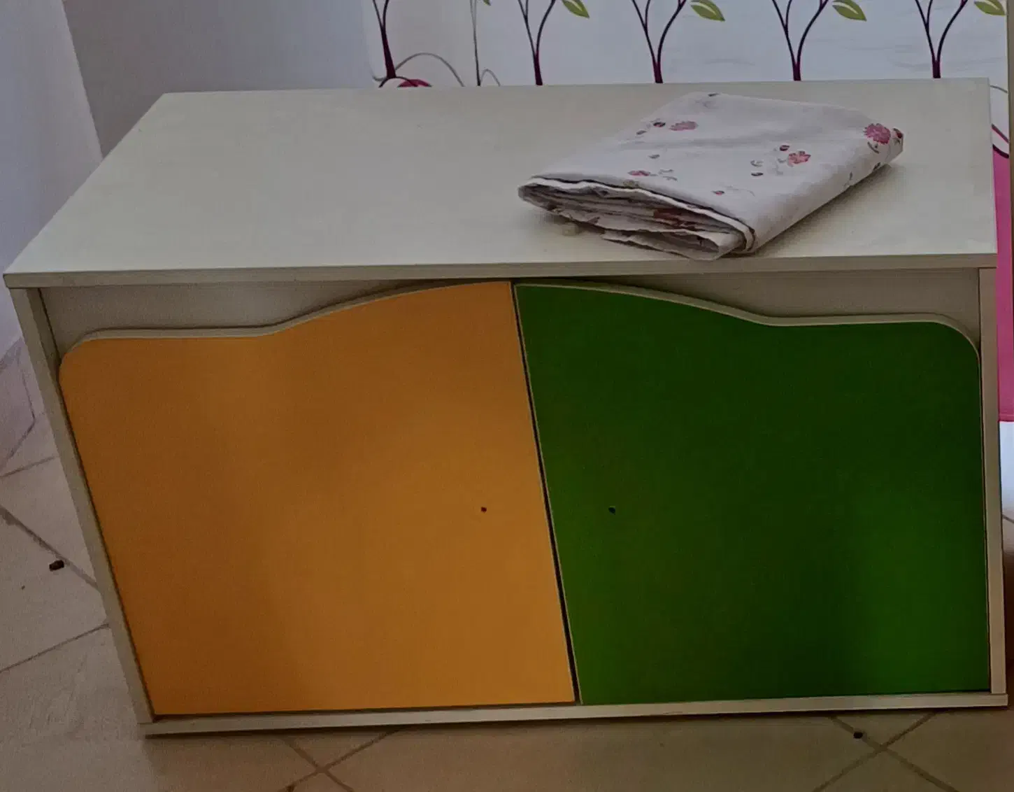 کمد تخت خواب  میز چوبی|تخت و سرویس خواب|مشهد, سرافرازان|دیوار