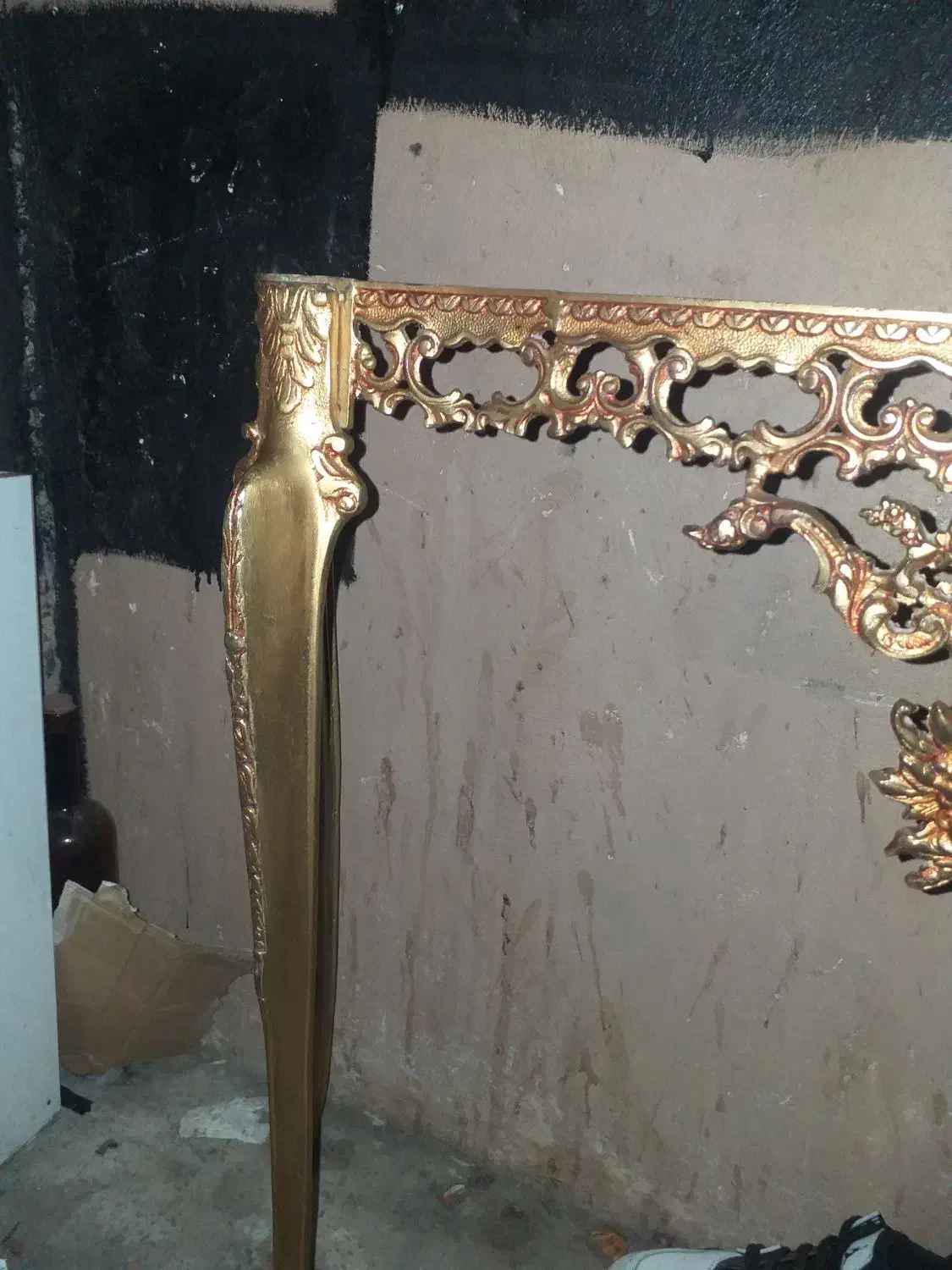 میز آینه برنجی آینه نداره فقط میز هست|بوفه، ویترین، کنسول|اسلامشهر, شهرک احمدیه|دیوار