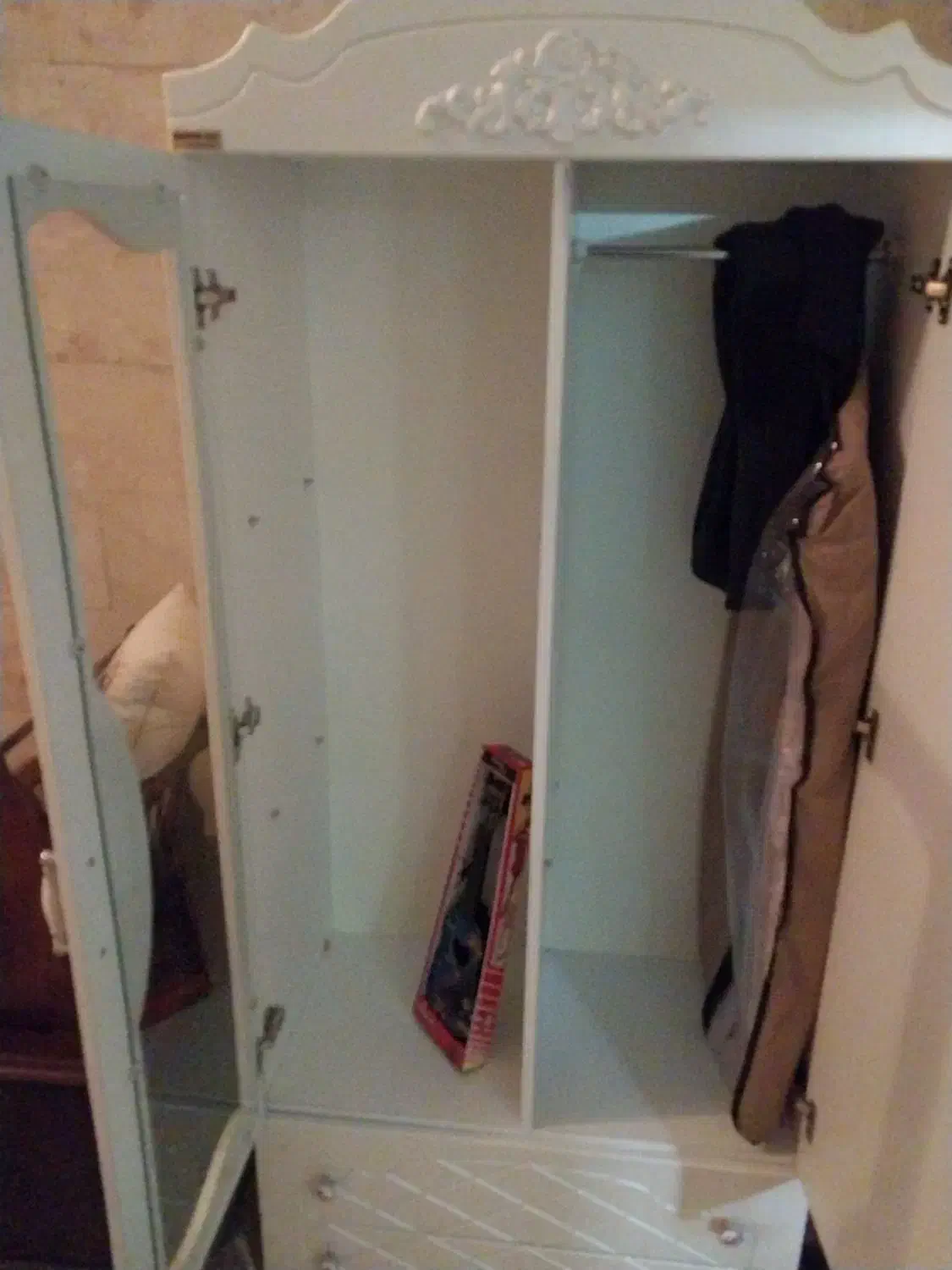 کمد کاملا نو میباشد|جاکفشی، کمد، دراور|ری, دیلمان|دیوار