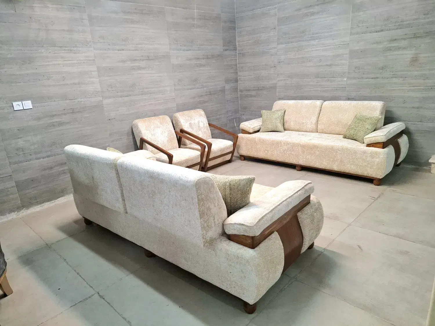 مبل تخت شو کاترین تدی (طرح تعویض مبل)|مبلمان خانگی و میز عسلی|اصفهان, جلالیه|دیوار