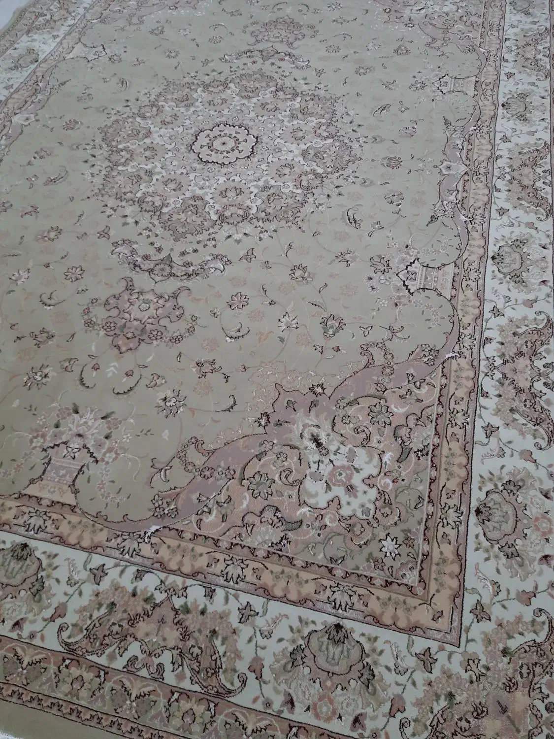 فرش ترنج|فرش|قم, باغ شریفی|دیوار