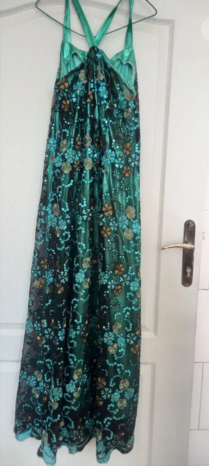 تعدادی لباس مجلسی|لباس|کرمان, |دیوار