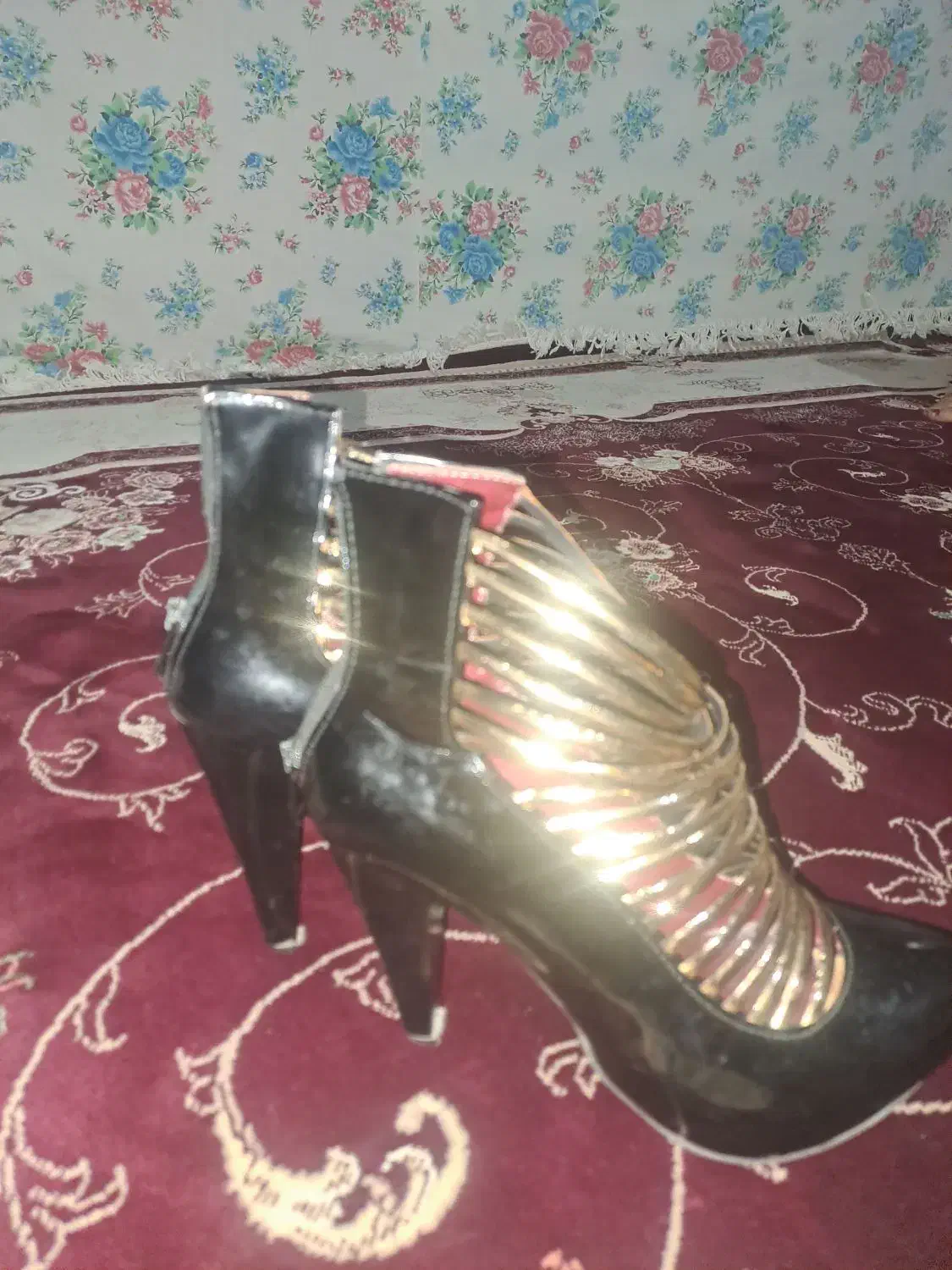 کفش مجلسی|کیف، کفش، کمربند|قم, شهر قائم|دیوار