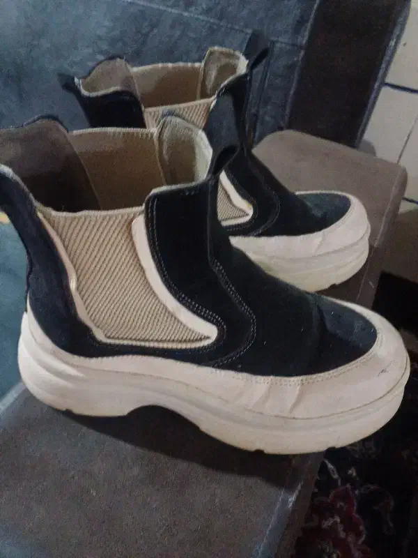 بوت کرم مشکی ۹۰۰۰۰۰۰|کیف، کفش، کمربند|دهدشت, |دیوار