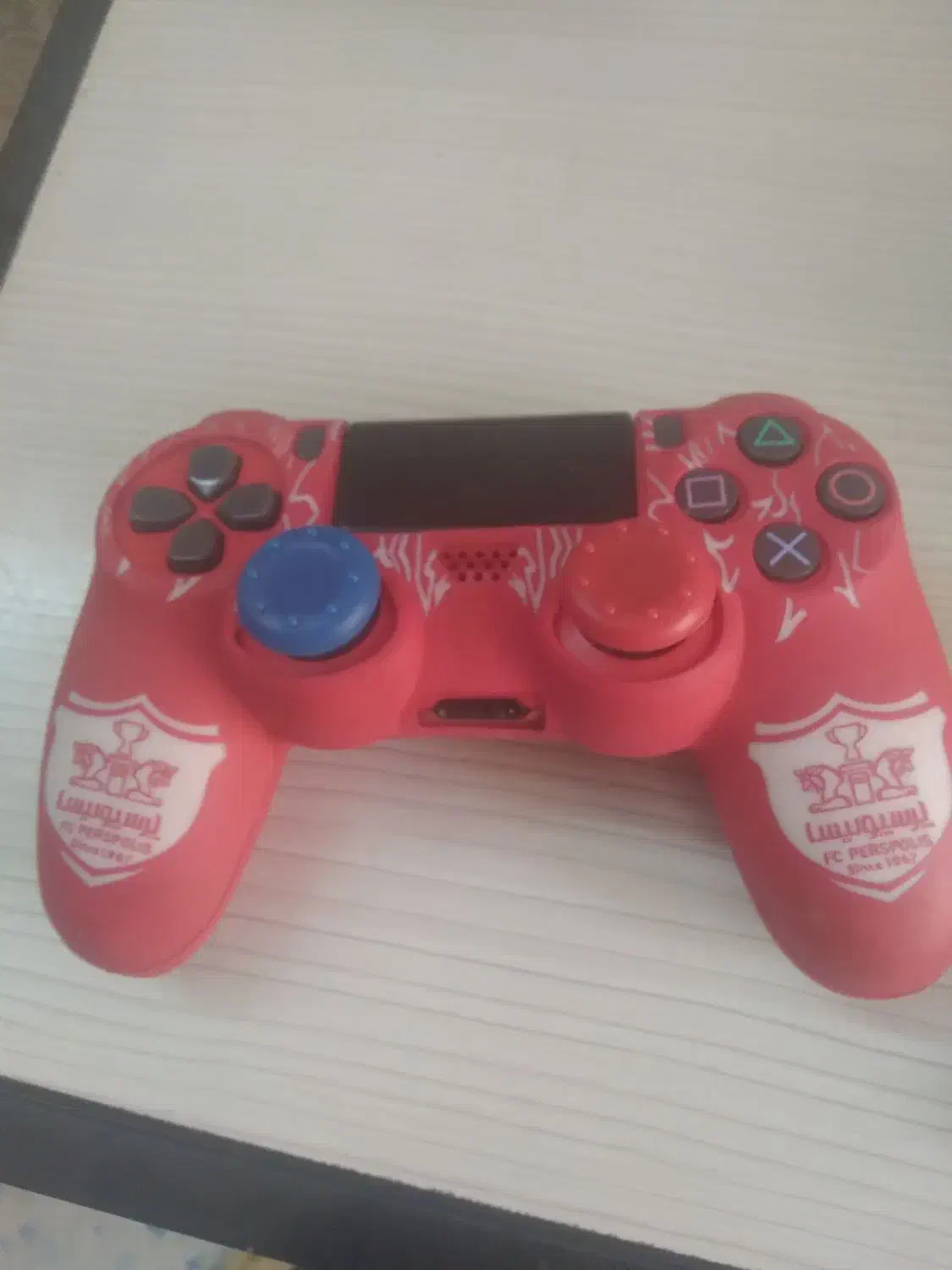 دسته PS4 قرمز اصلی ژاپن|کنسول، بازی ویدئویی و آنلاین|کرج, شهرک بنفشه|دیوار
