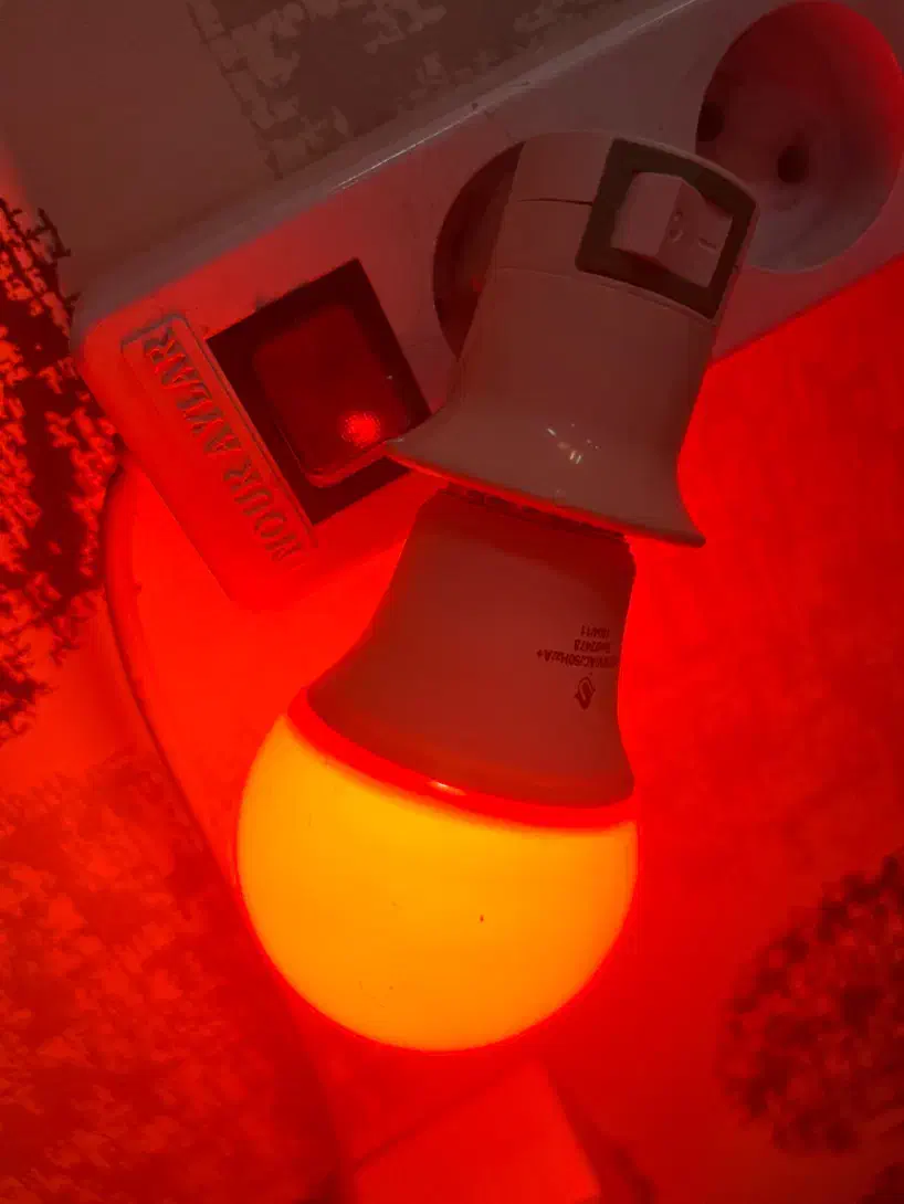 لامپ۹وات قرمز پارس شوان|لامپ و چراغ|قم, حنیف نژاد|دیوار