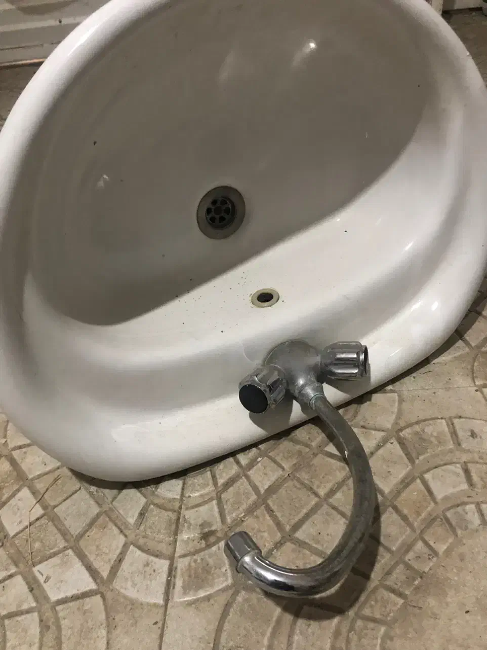 روشویی|لوازم سرویس بهداشتی|ارومیه, |دیوار