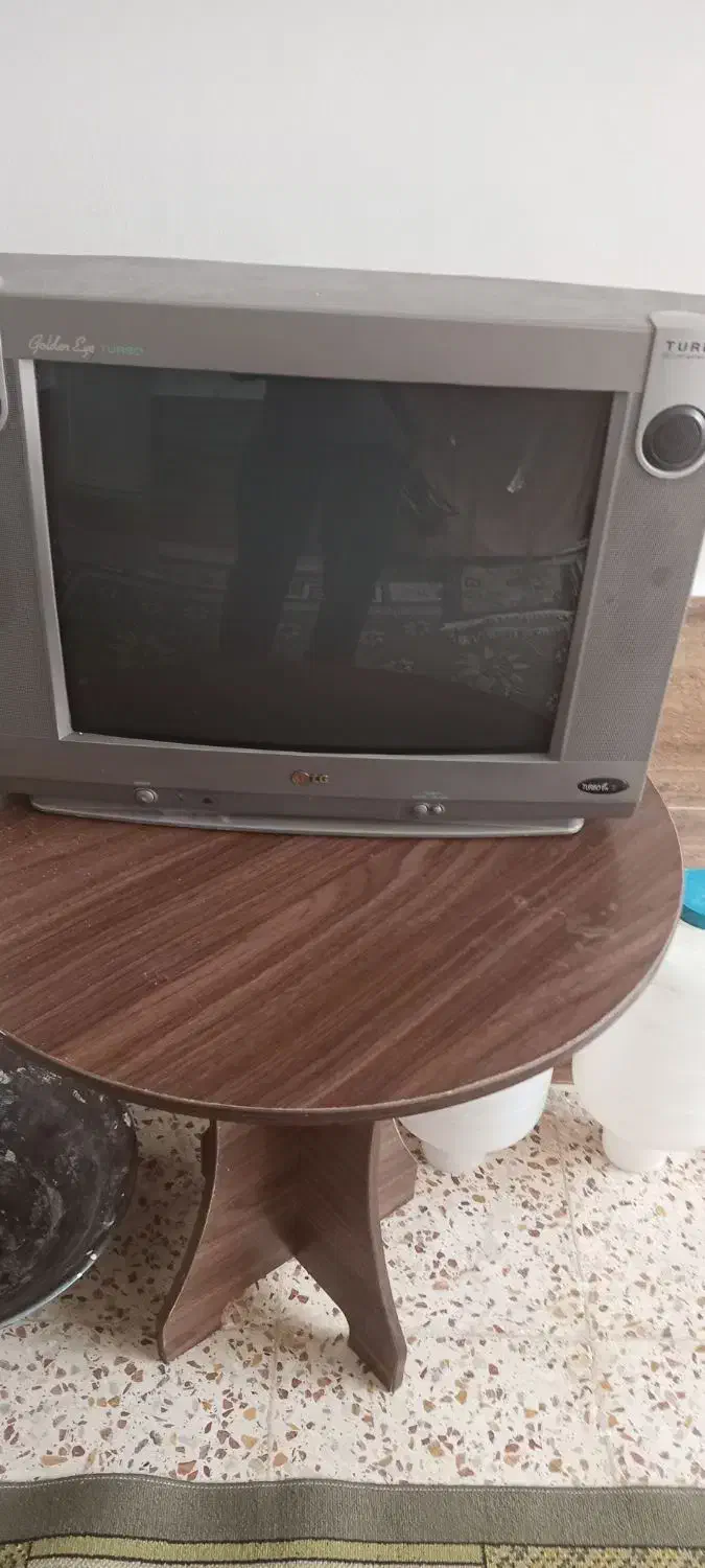 تلویزیون ۲۱اینچ ال جی|تلویزیون و پروژکتور|رشت, پیرکلاچای|دیوار