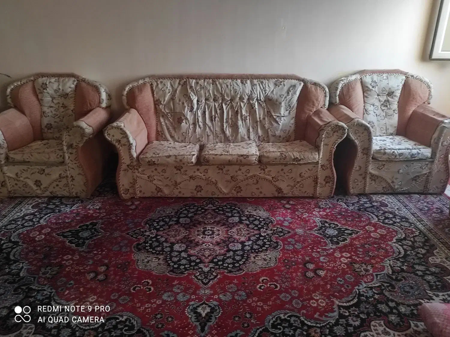 مبل|مبلمان خانگی و میز عسلی|گلبهار, شهر جدید گلبهار|دیوار