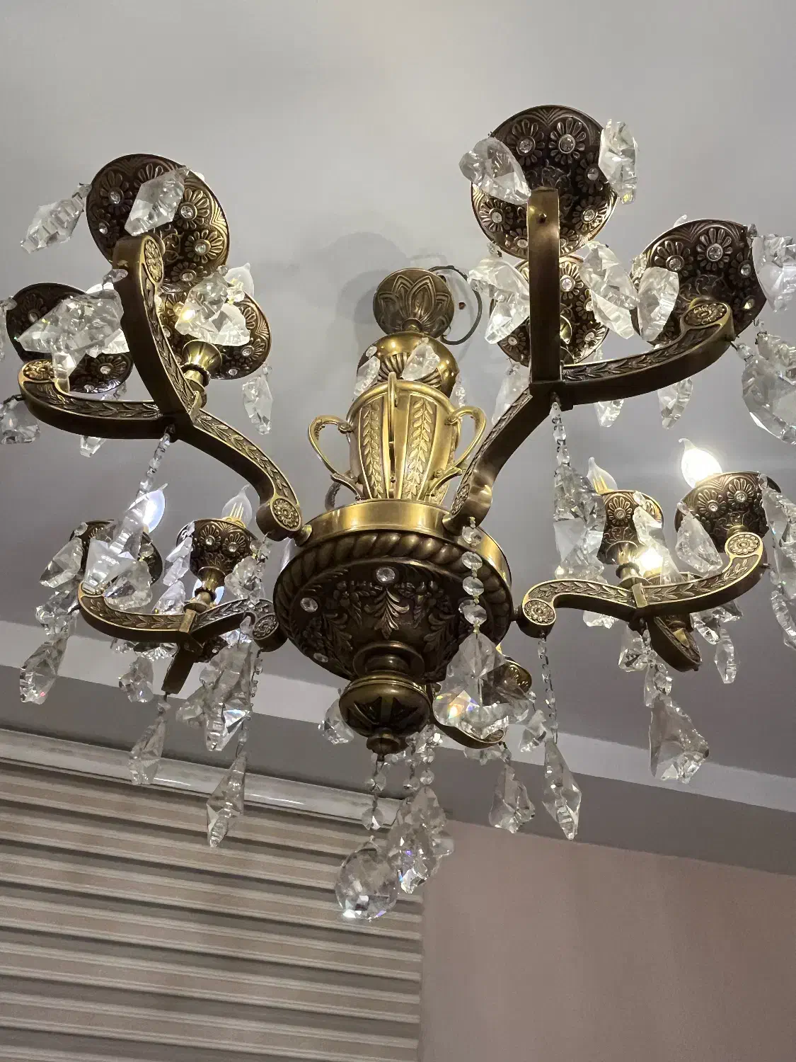 لوستر برنز سنگین ،رنگ تیره آنتیک اصل نگین کاری شده|لوستر و چراغ آویز|تهران, شهران جنوبی|دیوار