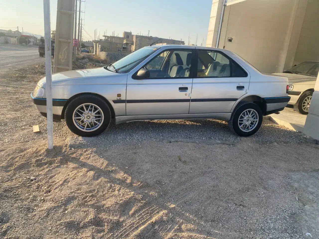 405 مدل 98 فابریک و استسنایی|خودرو سواری و وانت|نورآباد ممسنی, |دیوار