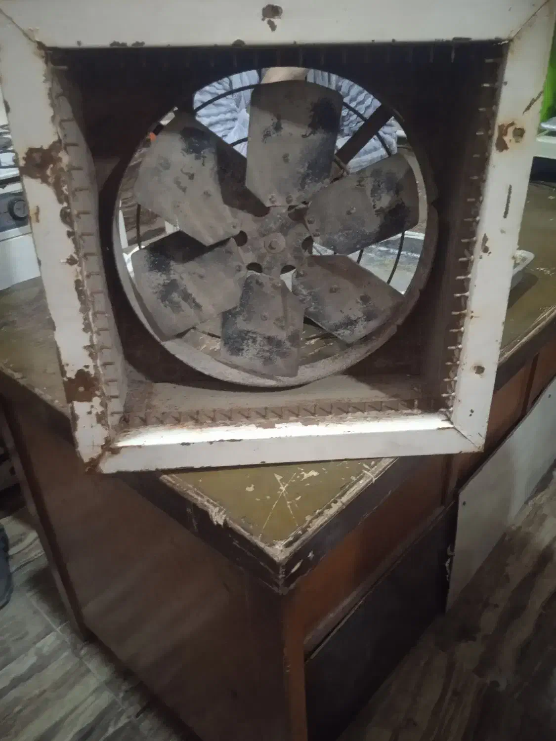 هوا کش 40در40|پنکه و تصفیه‌کنندهٔ هوا|تبریز, |دیوار