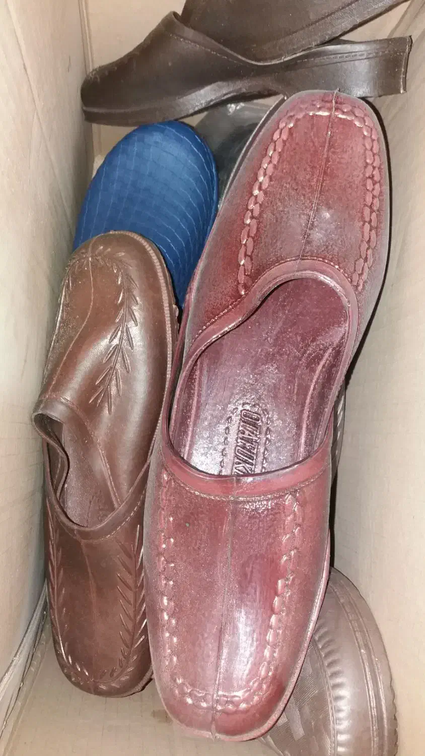 دمپایی جلو بسته|کیف، کفش، کمربند|اصفهان, شیخ اشراق|دیوار