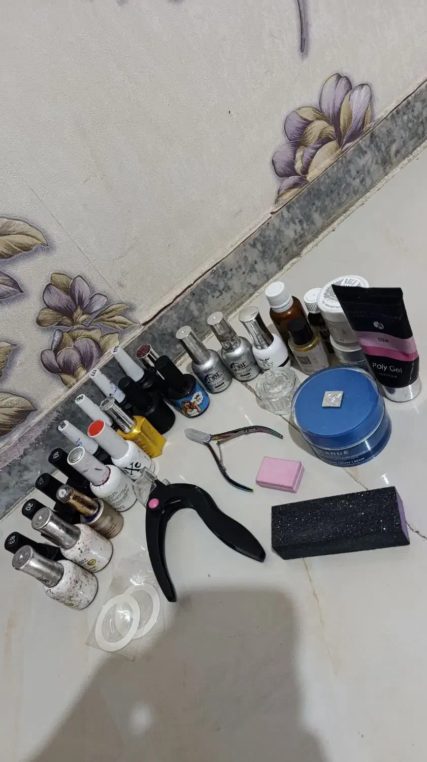 لوازم کاشت ناخون یووی و سوهان برقی|آرایشی، بهداشتی، درمانی|مشکیندشت, |دیوار