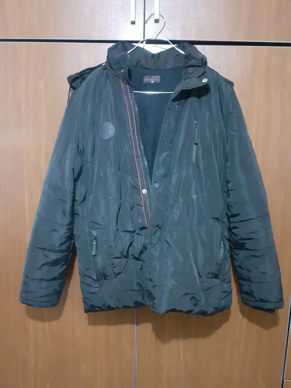 کاپشن|لباس|خرمدره, |دیوار