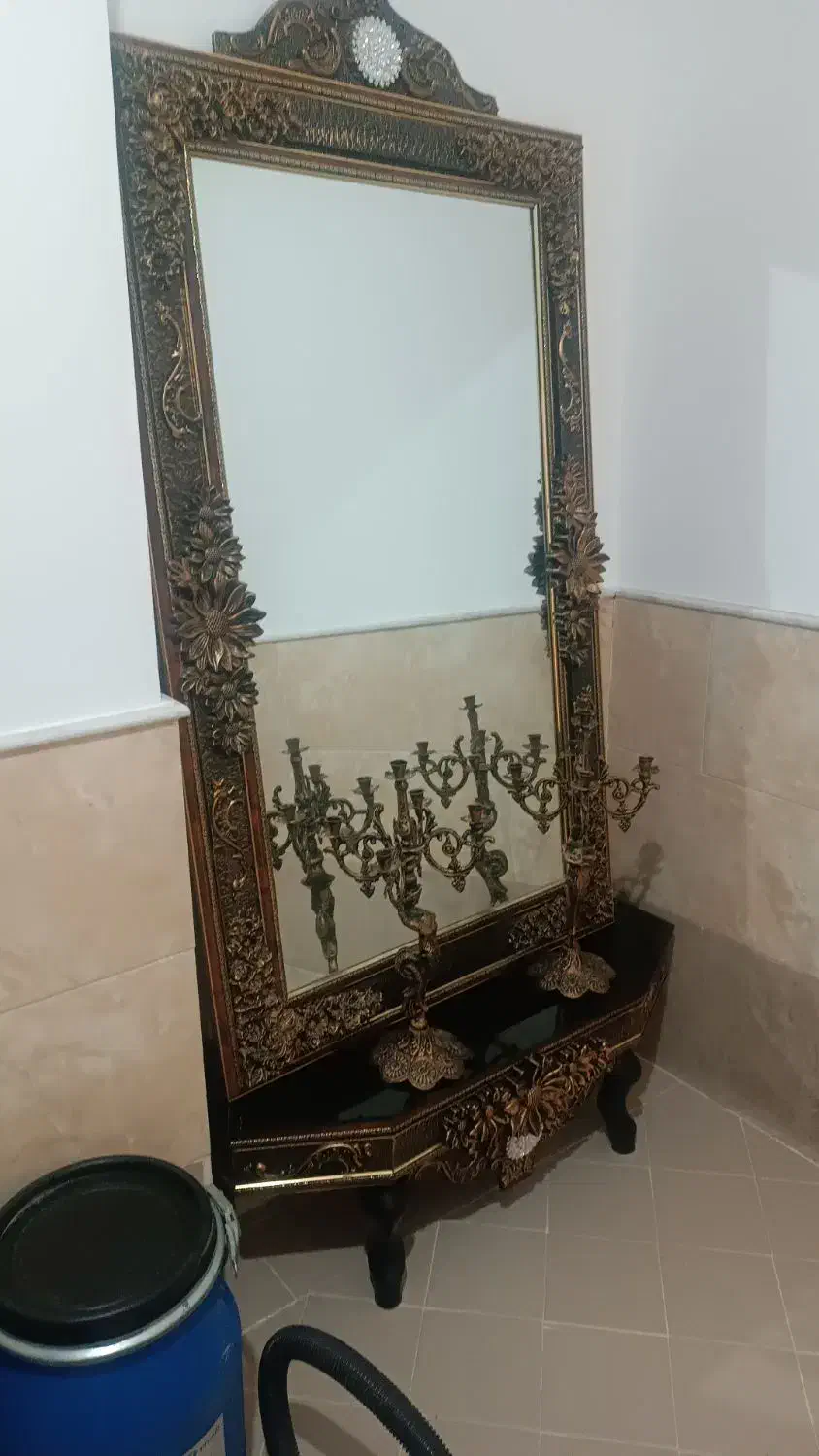 آینه قدی با شمعدون و میز عسلی|آینه|ساوه, |دیوار