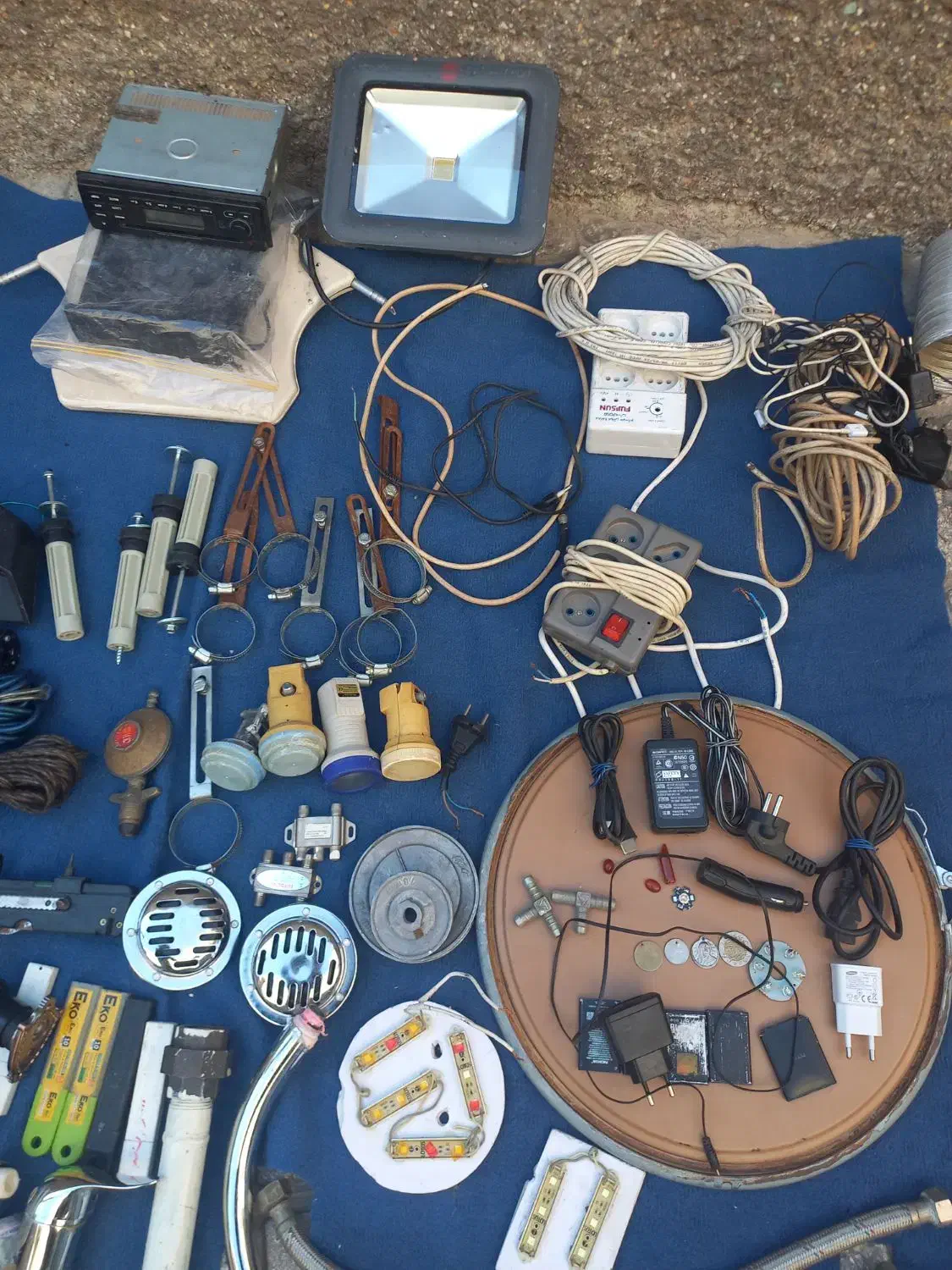 چراغ ترمز آچر چرخ فنر تسمه دینام کلید بالابر|قطعات یدکی و لوازم جانبی|ساوه, |دیوار