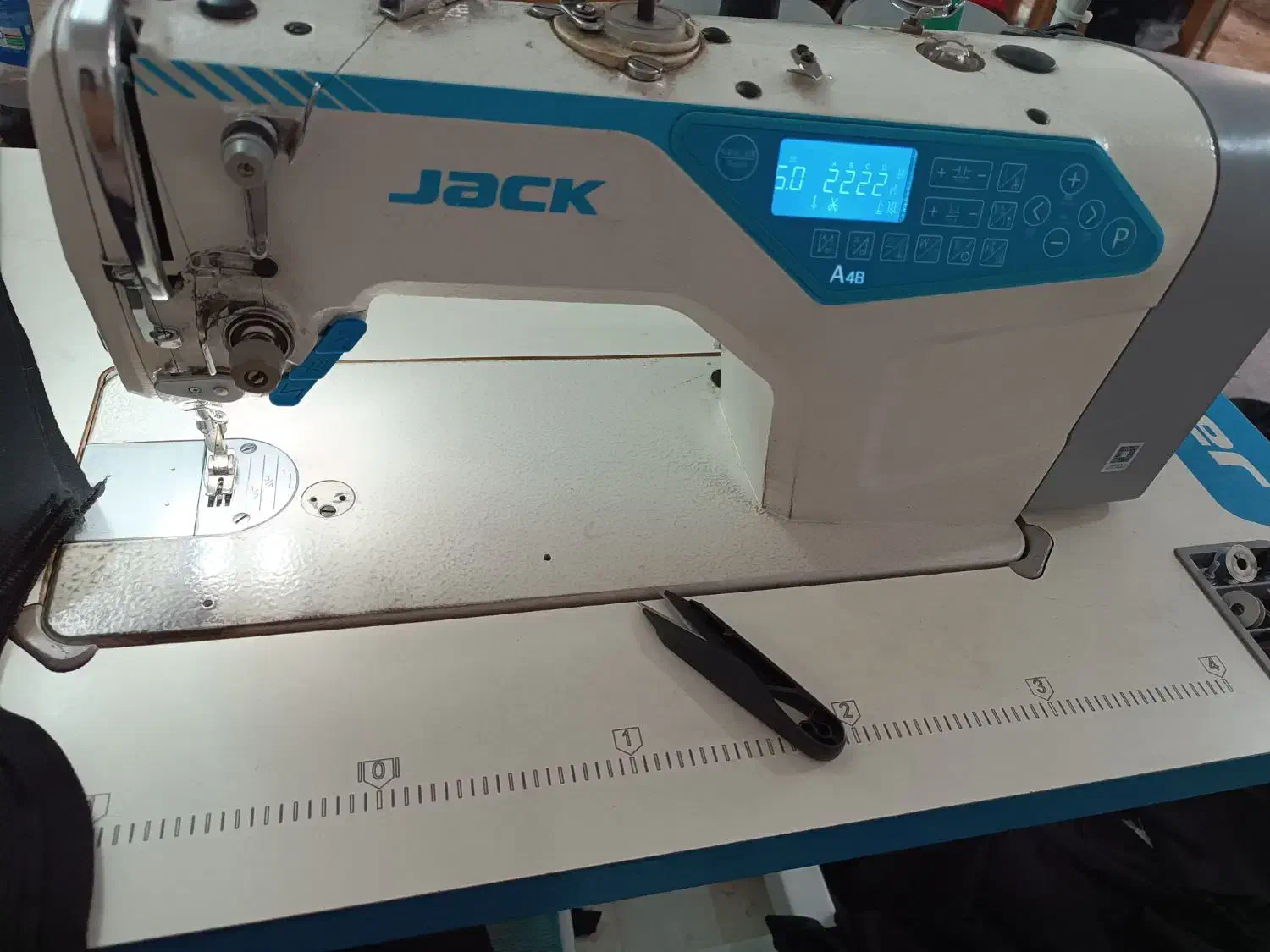 شلوار دوز ماهر و نیمه ماهر|استخدام صنعتی، فنی، مهندسی|سبزوار, هویزه|دیوار