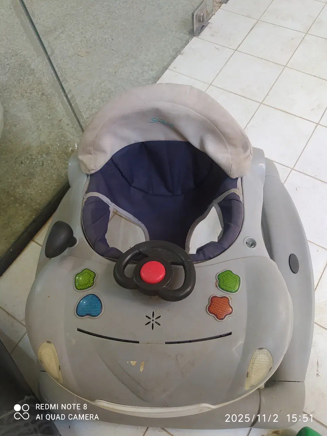 وسایل نوزادی|کالسکه و لوازم جانبی|نجفآباد, باغ ملی|دیوار