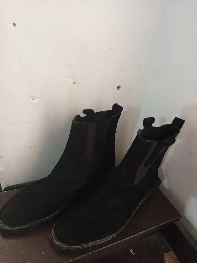 نیم بوت|کیف، کفش، کمربند|مسجد سلیمان, |دیوار