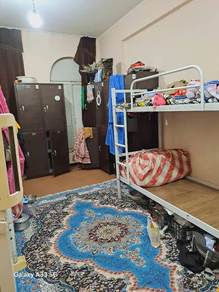 تخت پایین اتاق خوابگاه ملاصدرا ماهی 4ونیم|اجارهٔ آپارتمان|شیراز, ملاصدرا|دیوار