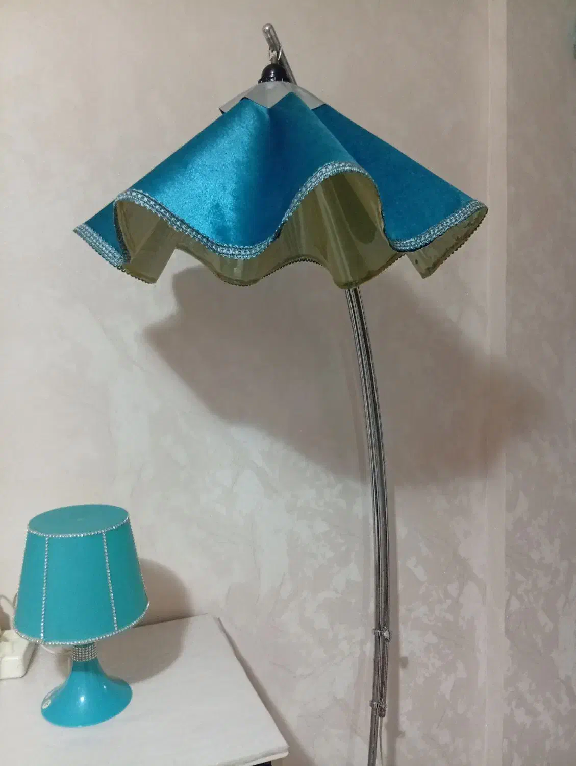 آباژور ایستاده . آباژور رو میزی|چراغ خواب و آباژور|فردیس, شهرک شهید حسینی|دیوار