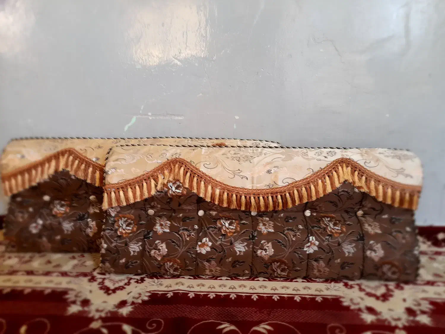 یک جفت پشتی|پشتی|شیراز, داریون|دیوار