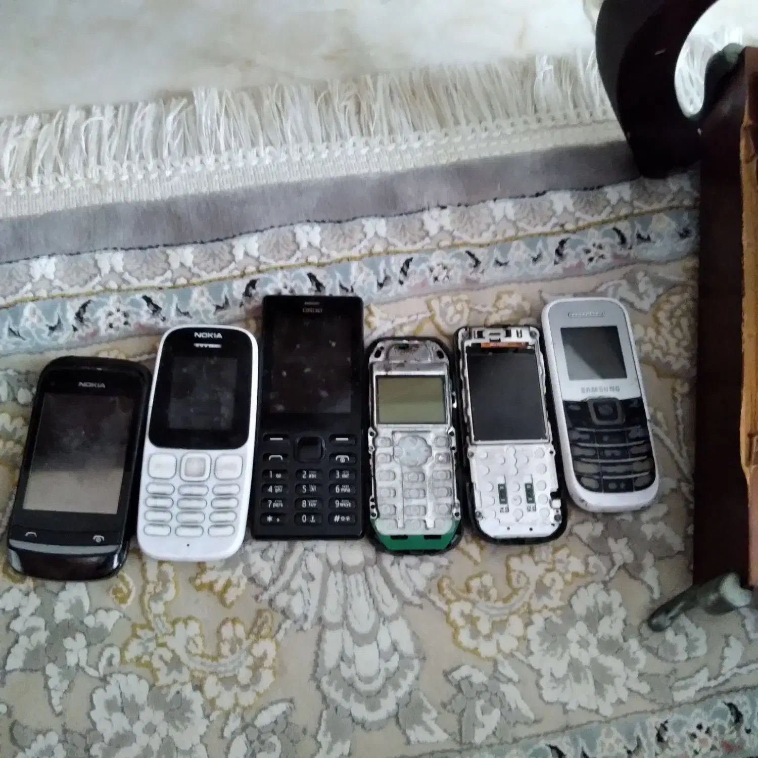 گوشی نوکیا|موبایل|بومهن, |دیوار