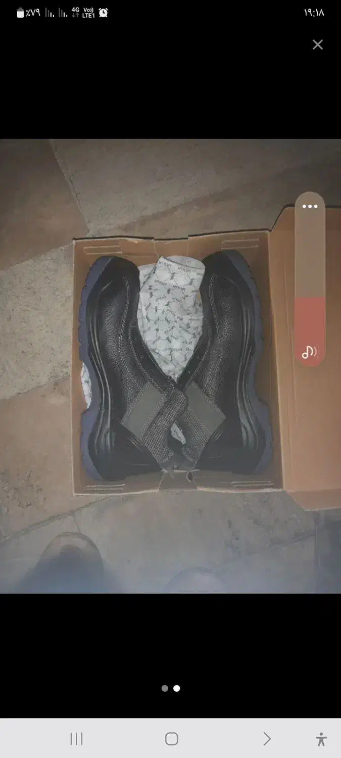 کفش کار،کاپشن،بارونی خز دار،لباس کار|لباس|محلات, |دیوار