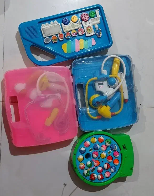 چند قلم اسباب بازی در حد نو و نو|اسباببازی بچه|نوشین شهر, |دیوار