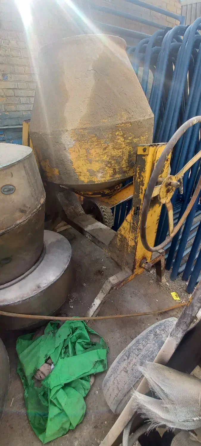 بتونیر میکسر دست دوم فرمان بزرگ|مصالح و تجهیزات ساختمان|اصفهان, قهجاورستان|دیوار