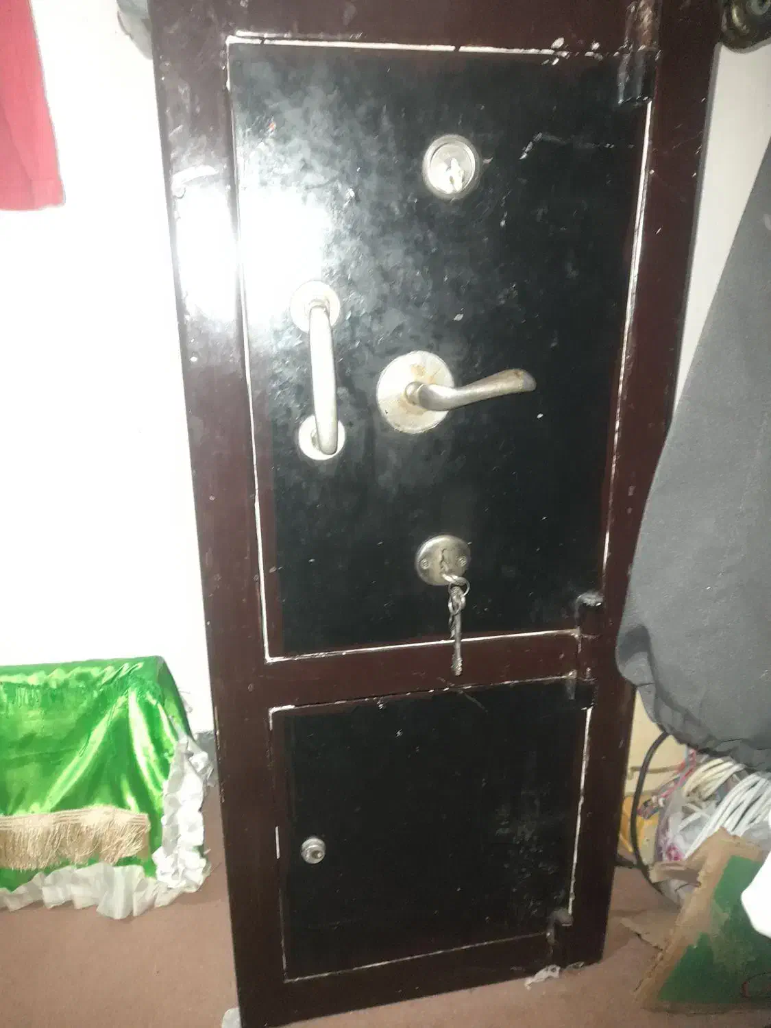 گاوصندوق|ابزارآلات|اردبیل, |دیوار