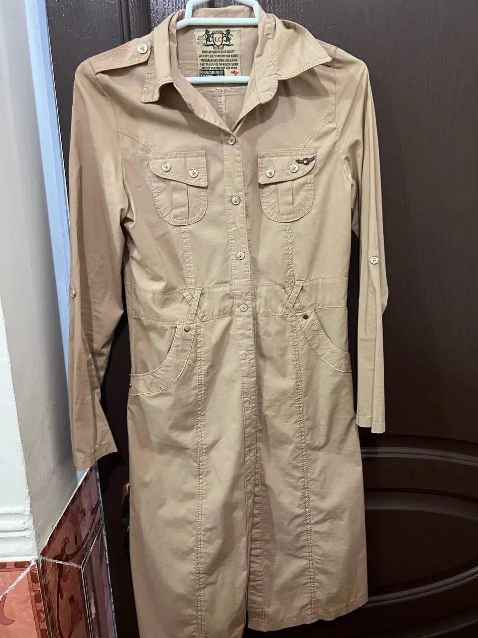 مانتو|لباس|قشم, |دیوار