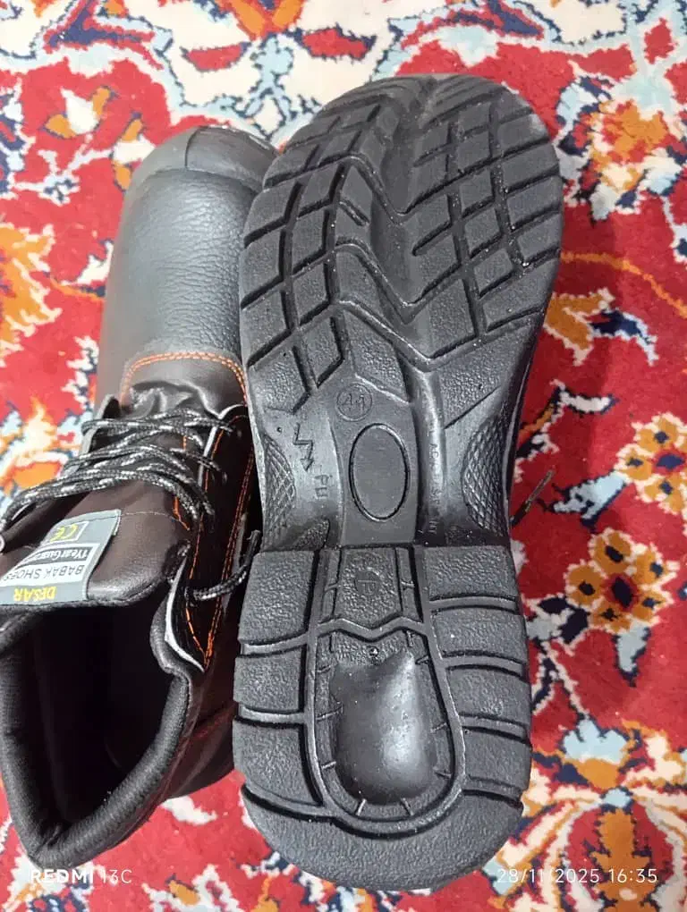 کفش کوهنوردی و ایمنی|کیف، کفش، کمربند|اهواز, پردیس|دیوار