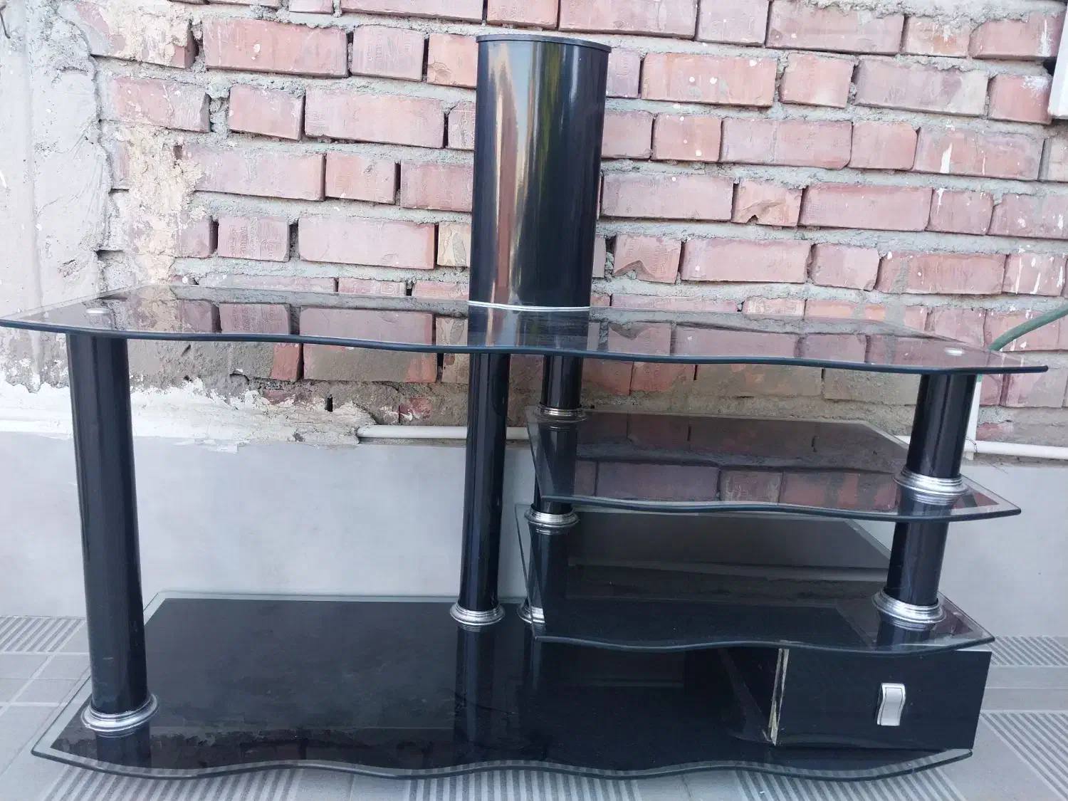 میزشیشه ای تلوزیون سالم درحدنو|میز تلویزیون|جیرفت, |دیوار